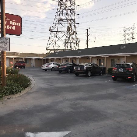 Colony Inn Motel Белфлауър Екстериор снимка