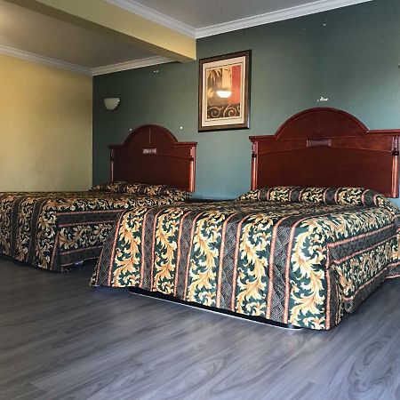 Colony Inn Motel Белфлауър Екстериор снимка