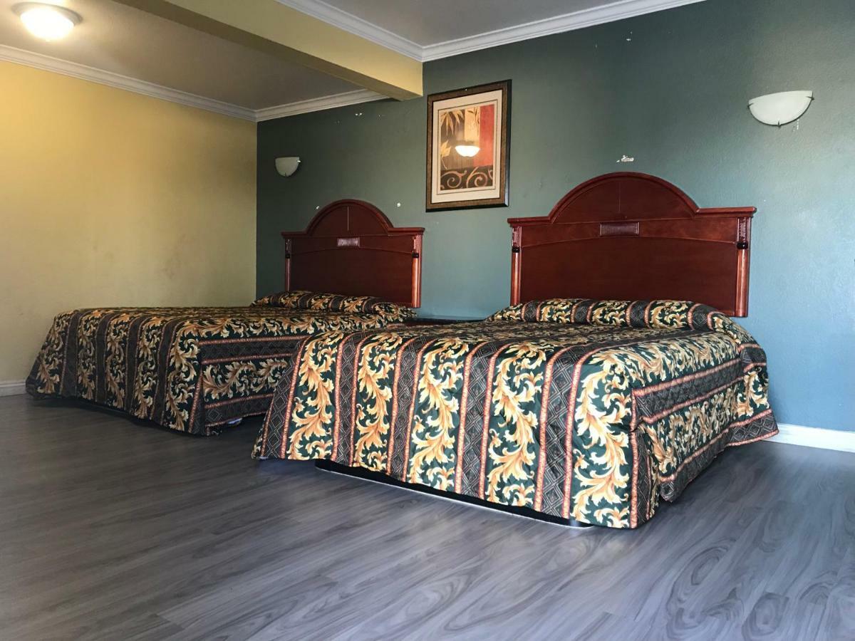 Colony Inn Motel Белфлауър Екстериор снимка